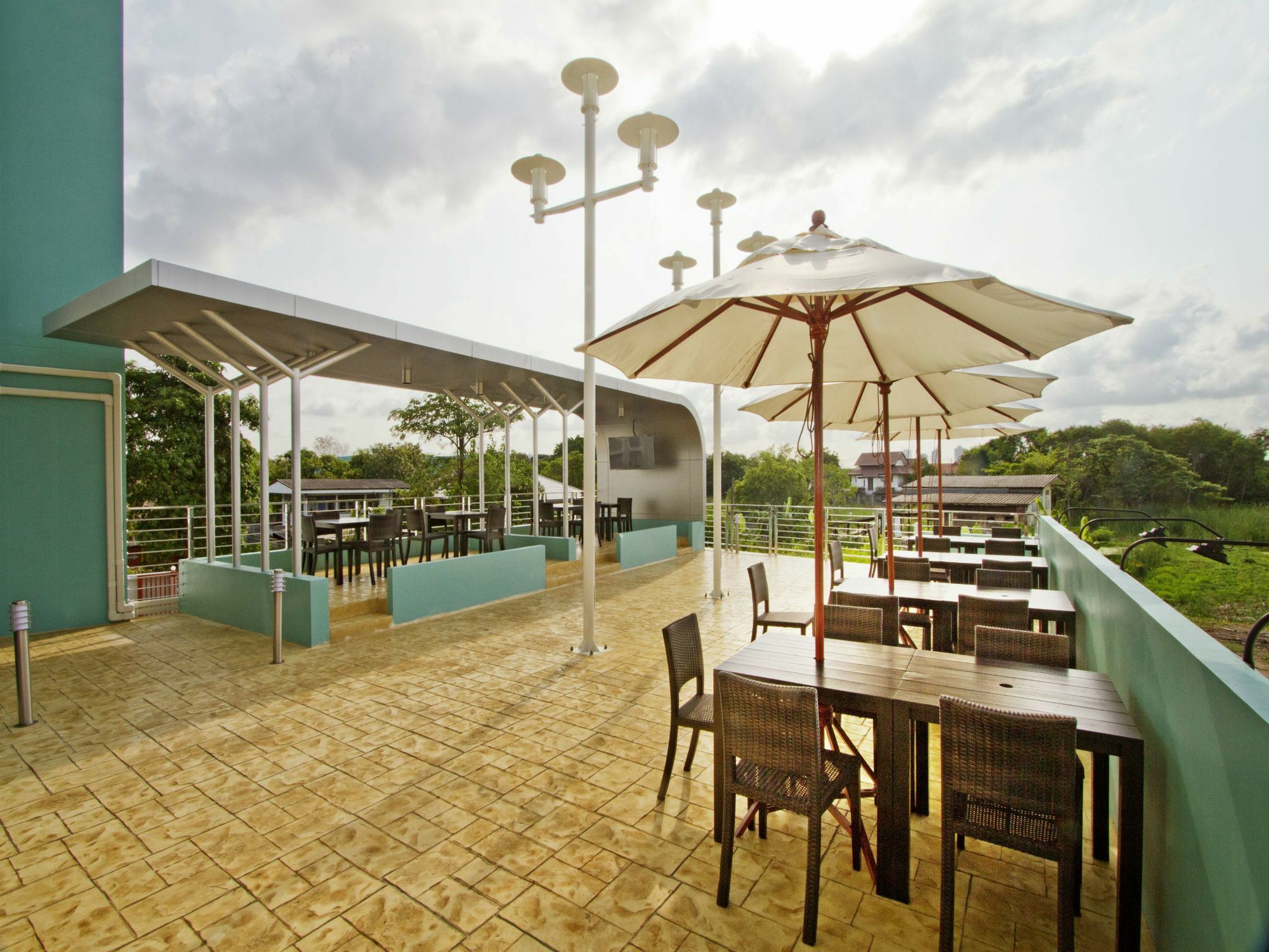Anna-Nava Pakkret Hotel Нонтхабури Экстерьер фото